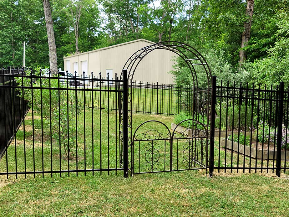 Aluminum Fence Contractor in Oneida Tennessee