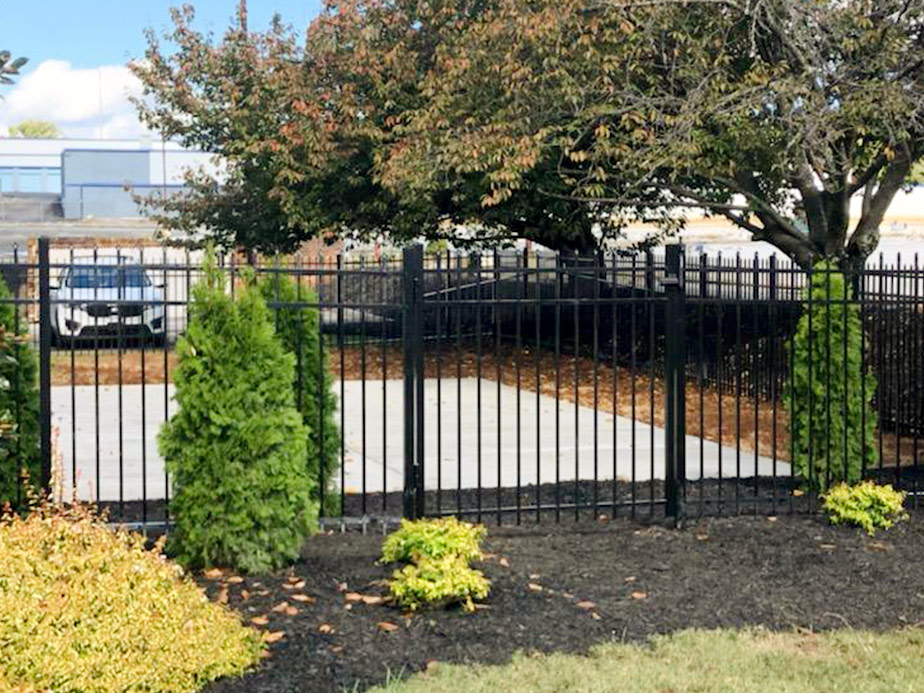 aluminum fence company in the Oneida Tennessee area.