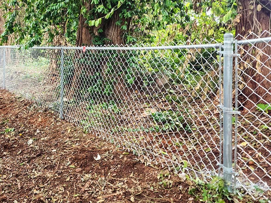 Chain Link fence contractor in the Oneida Tennessee area.