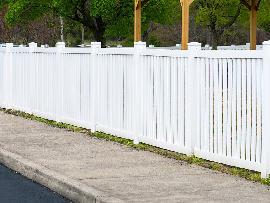 Vinyl fence company in the Oneida Tennessee area.