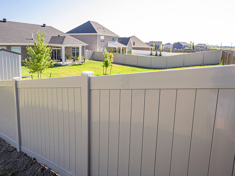 Vinyl fence company in the Oneida Tennessee area.