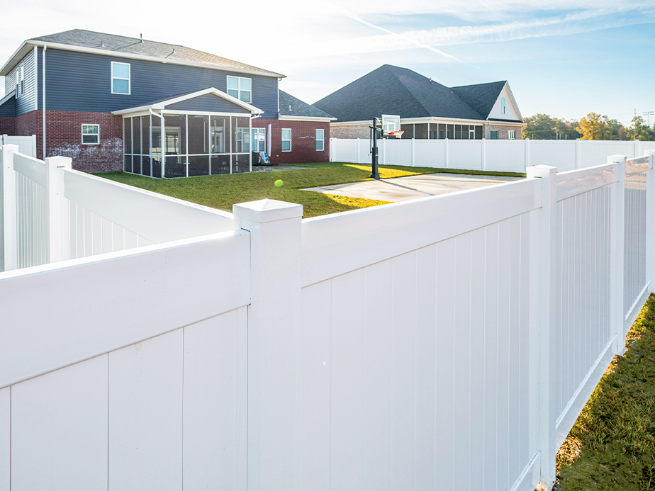 Vinyl Fence Contractor in Oneida Tennessee