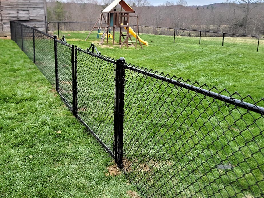 Chain link fence contractor in Oneida Tennessee