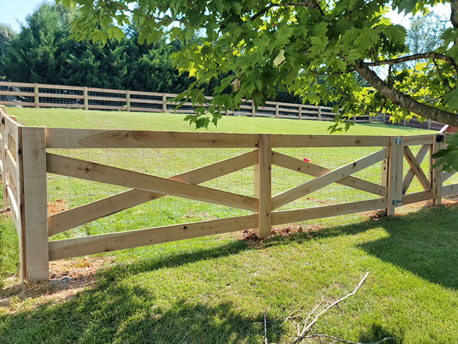 Farm fence contractor in Oneida Tennessee