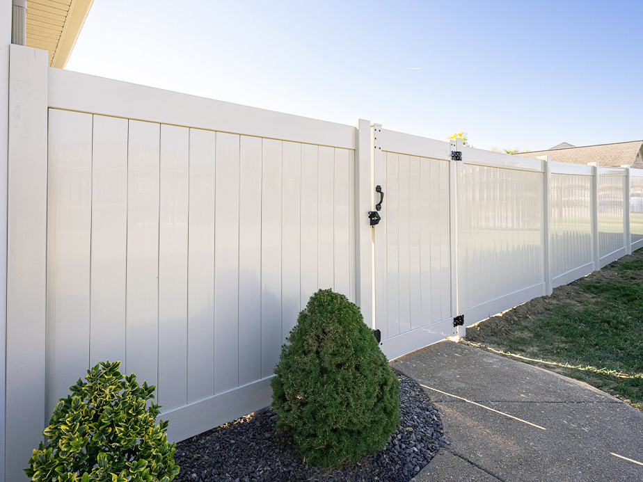 Vinyl fence contractor in Oneida Tennessee