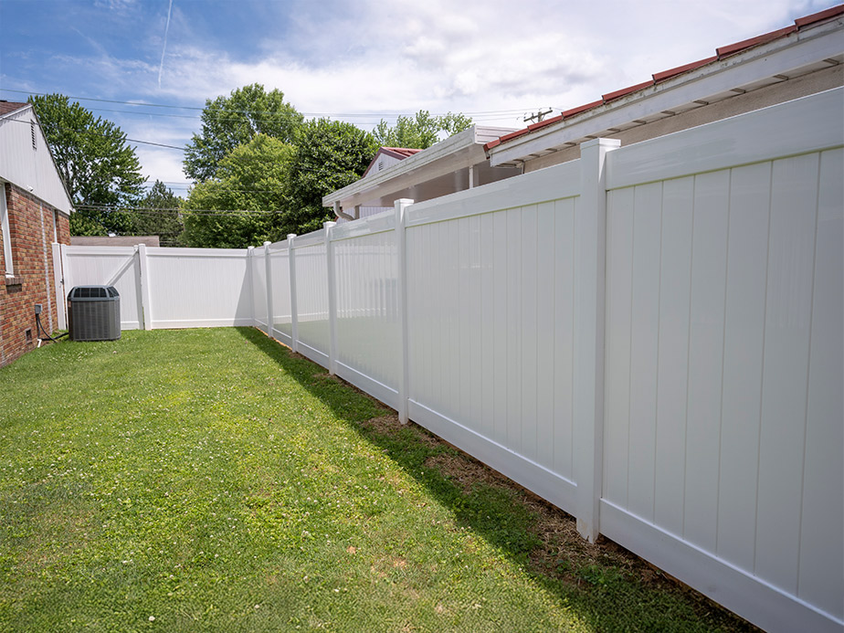 Lenoir City Tennessee wood privacy fencing