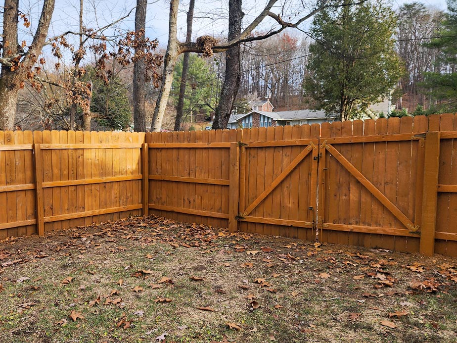 Oak Ridge Tennessee residential and commercial fencing